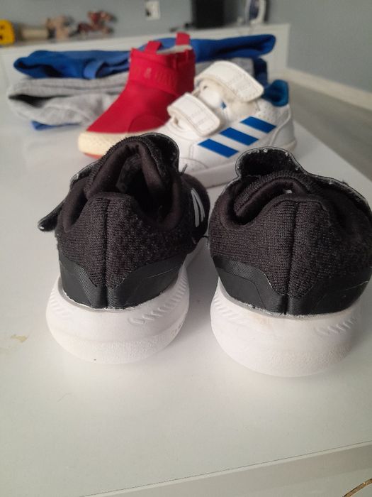 Обувки за момче адидас , зара