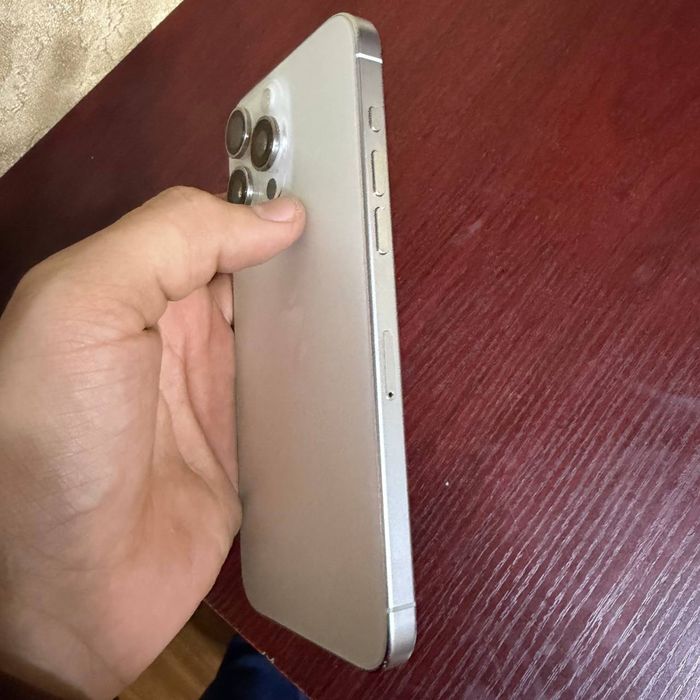 Iphone 15 pro max 256 700$