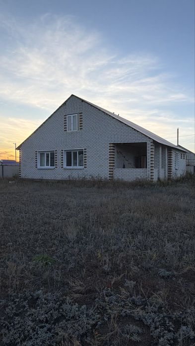 Продается дом с 10 сотками земли