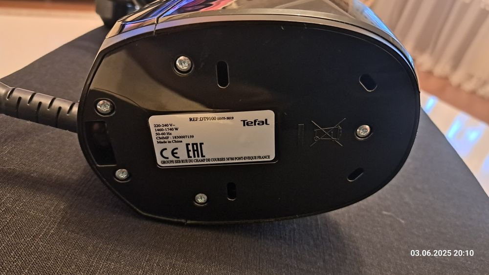 Aparat de calcat cu aburi Tefal DT9100