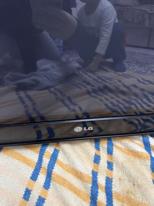 Телевизор LG, 107 диагональ