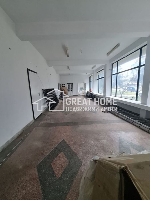 Дава се под наем Магазин в Търговище, Център - 120 кв.м за 816 € - Снимка #2