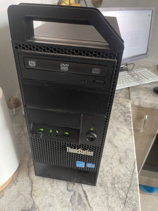 Lenovo E31 intel xeon 1225-V2