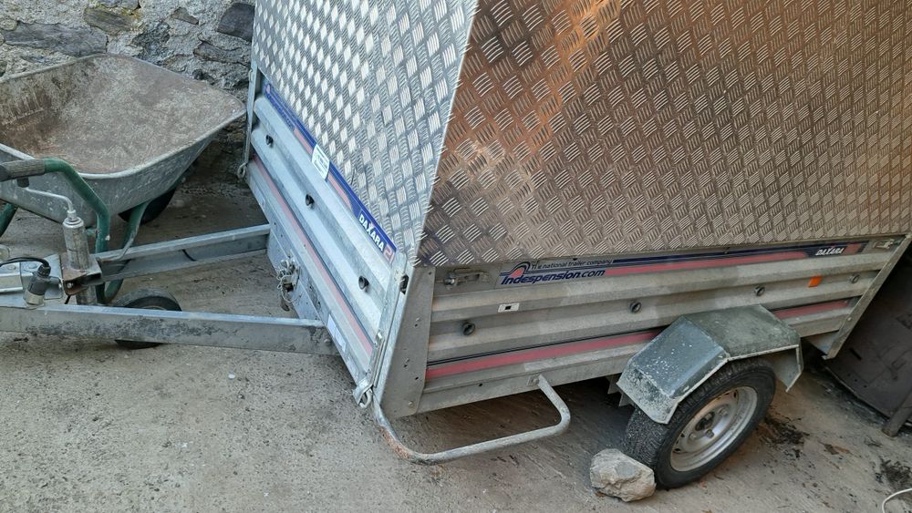 Vand Remorca 750 kg