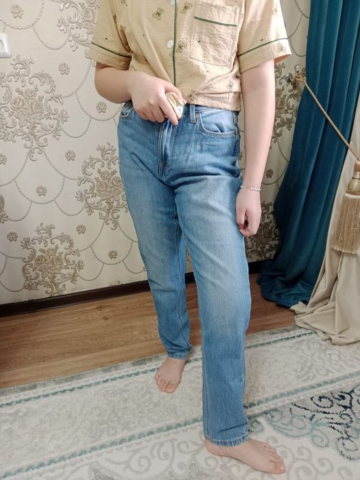 Продам джинсы на 8-11 лет