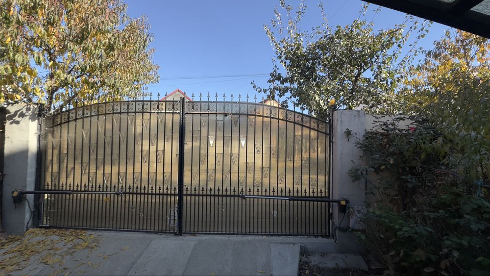 Porti fier forjat cu sistem electric automat telecomenzi,4,60 m/2,10 m