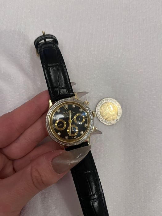 Золотые часы женские