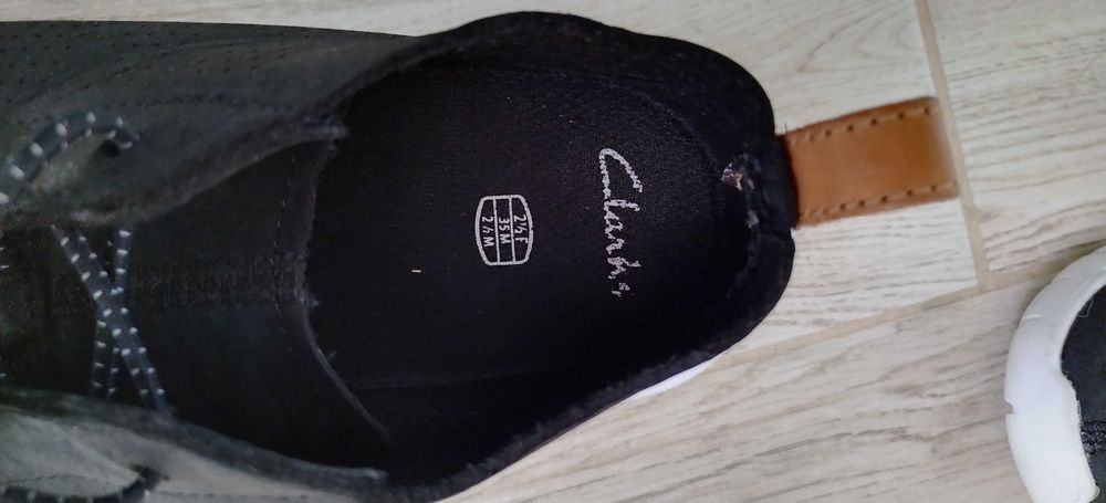 Adidași din piele Clarks