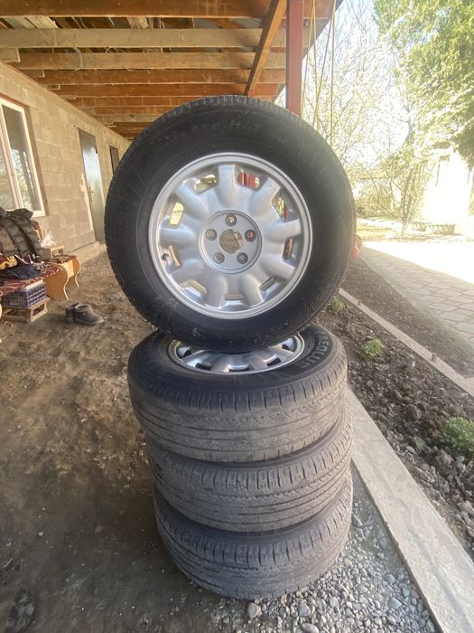 Продам диски резиной rav4