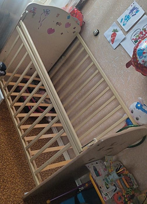 Детская кроватка