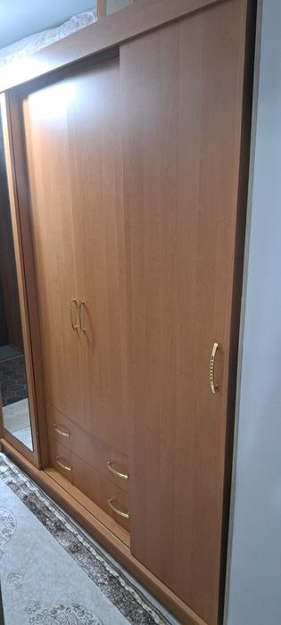 Шкаф с тумбачкой