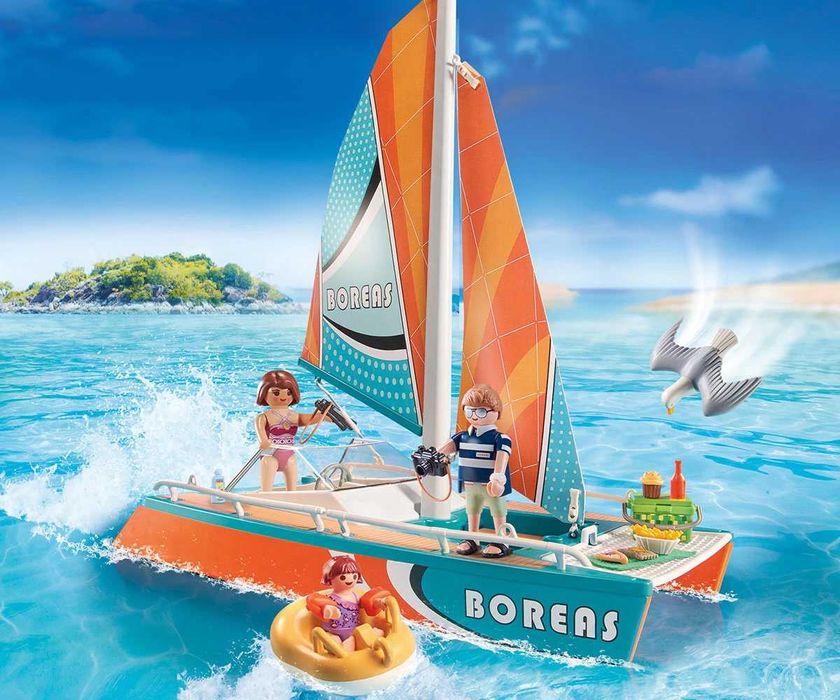 Нови Playmobil 71043 Катамаран и 70510 Дом на понита