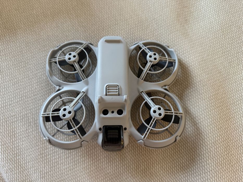 Селфи дрон DJI Neo