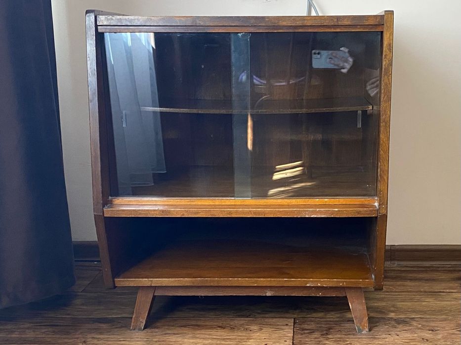 Отдам даром шкаф и тумбу