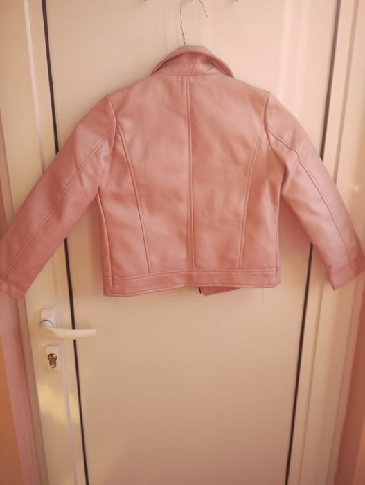 Кожени и дънкови якета и елече за момиче