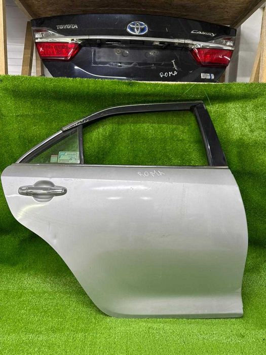 Дверь на Toyota Camry 50. б/у оригинал