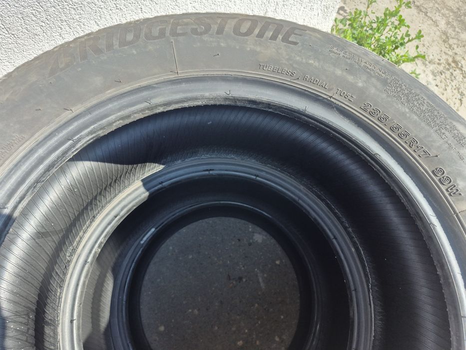 Vand 3 Anvelope BRIDGESTONE ,dimensiunea 235/55/17,99w,TURANZA,T005