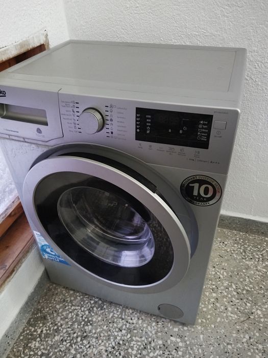 Пералня BEKO в добро състояние инокс.