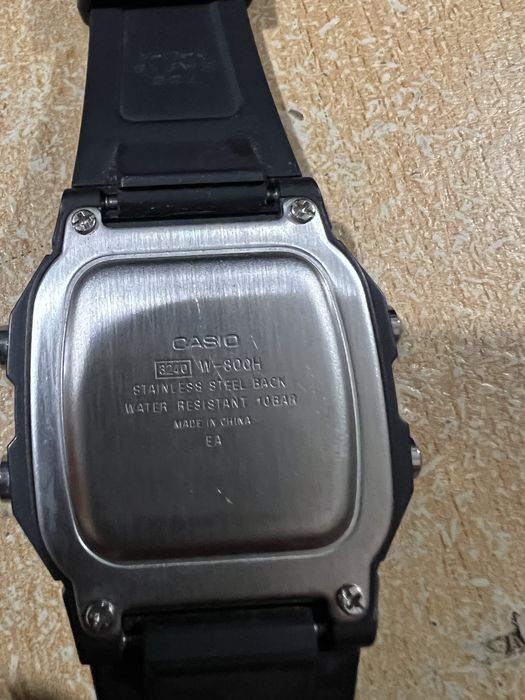 Часовник Casio  Illuminator!