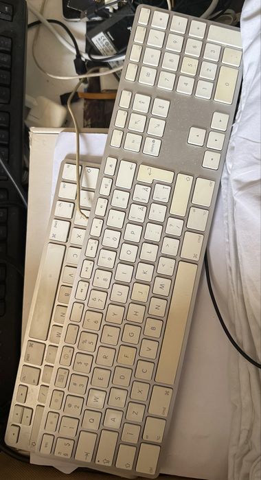 Tastatura Apple A1243 cu numpad, aluminiu, layout RO