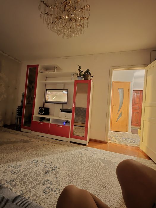 Подтелевизорник (шкаф)