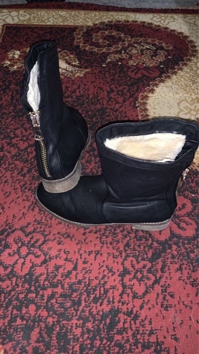 Vând aceste botine!