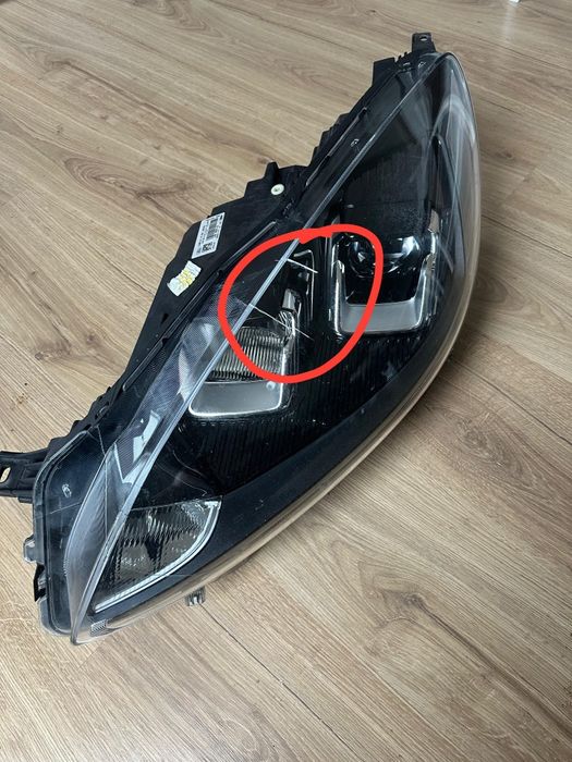 Far stânga Ford Kuga 2020 cod produs:LV4B-13E015-CA