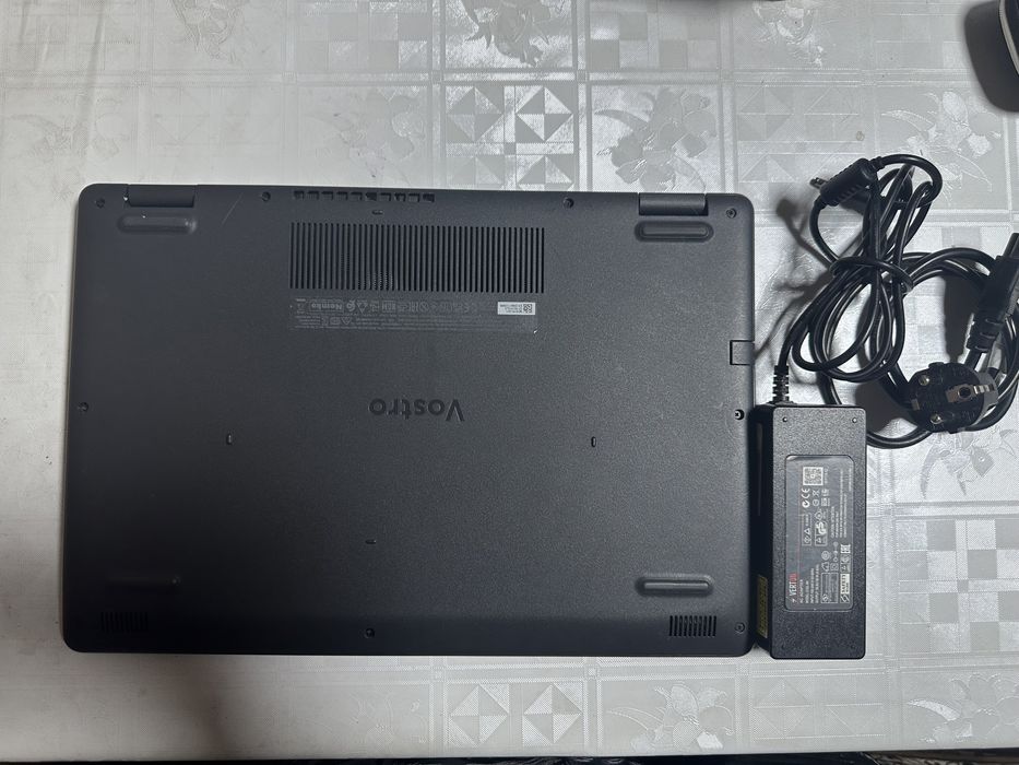 Ноутбук Dell - intel Core i5-11(th)/RAM 8Gb/SSD/intel Iris Xe Graphics