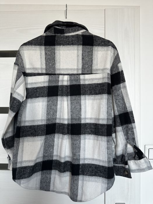 Продавам ново яке- риза от Trendyol