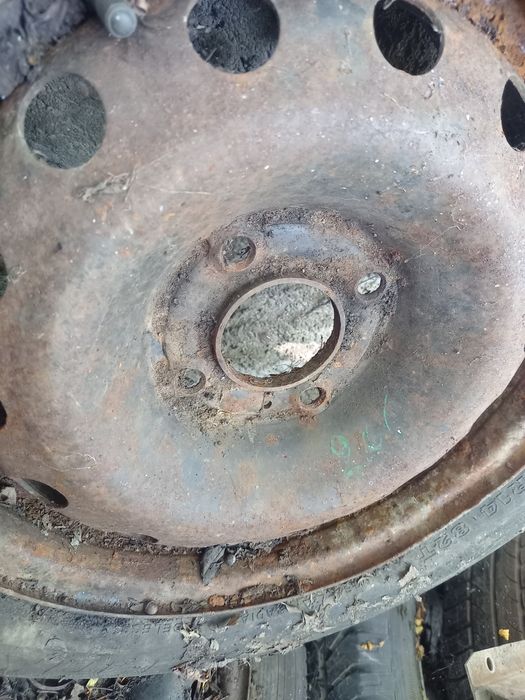 Roata Peugeot 206 janta tabla și cauciuc