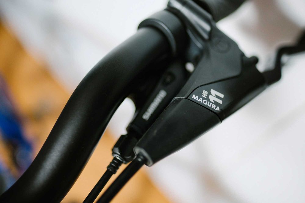 Bicicleta Trekking roti 28, frane hidraulice, echipata shimano. Cross Country