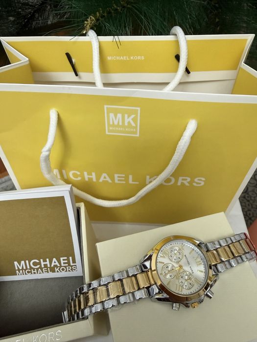 Продам женские часы