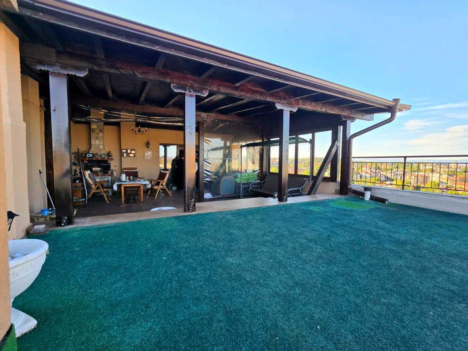 Изработка на Ветроупорни завеси, Сенници, Врати за навеси и Навеси!