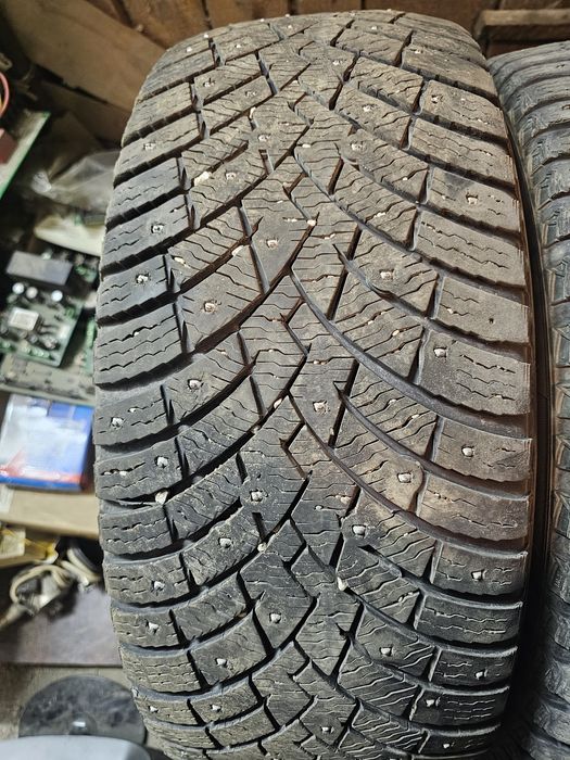 Зминие шины с шипами на 18