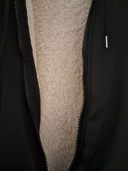 Ватиран мъжки суичър с качулка