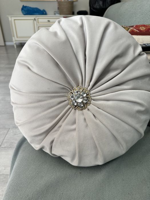 Подушки декоративные для дивана