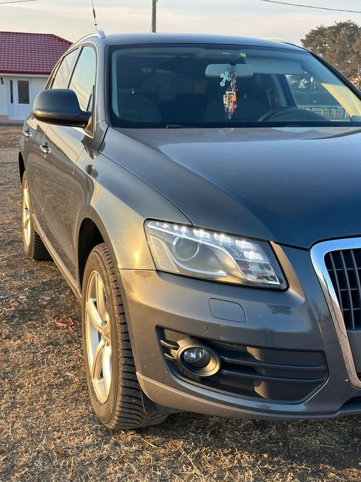 Audi q 5 quatro  propietar Scimb cu Renault Trafic 6 locuri!