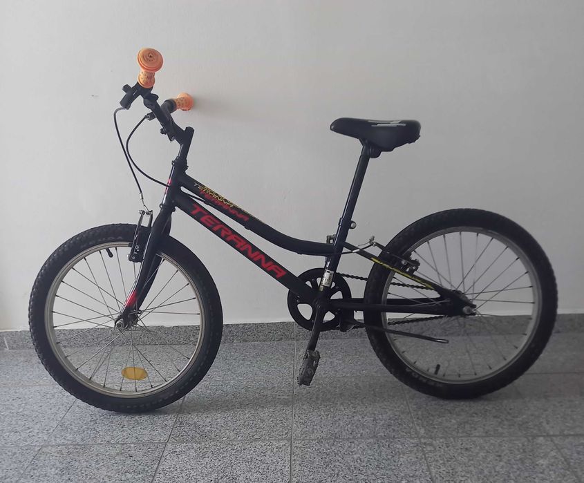 Vând bicicletă copii.