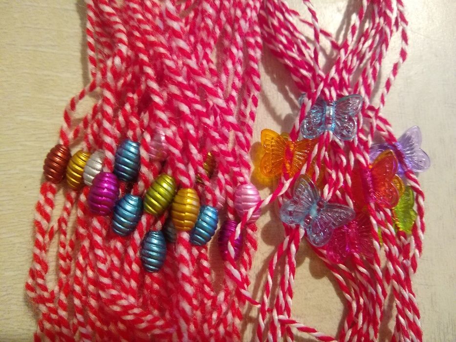 РАЗПРОДАЖБА Мартеници на снопчета (вързалки, връзки) -на едро и дребно