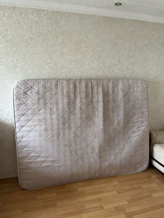 Продам матрас недорого б/у