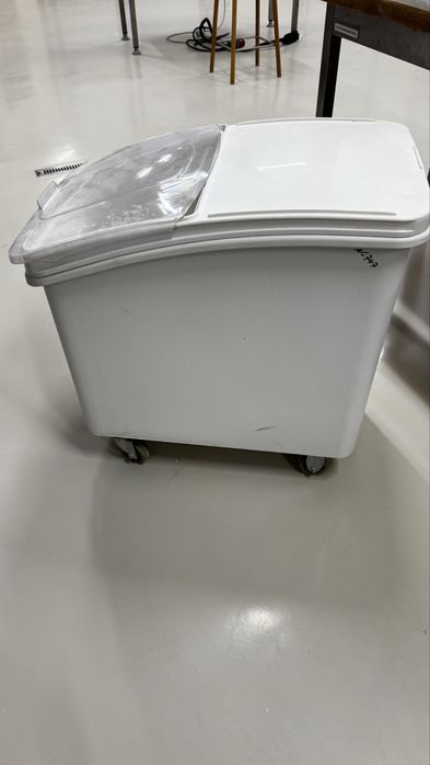 Емкость для муки