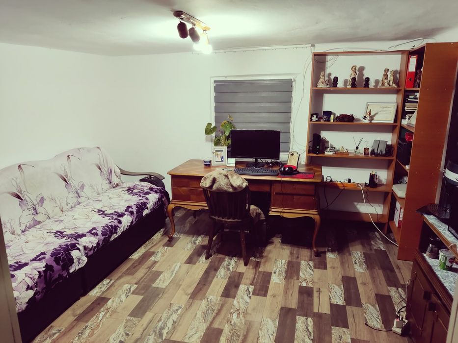 Închiriere etaj casă