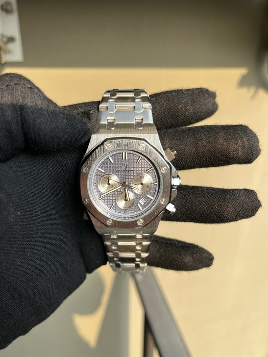 Часовник poedegar НАМАЛЕН!