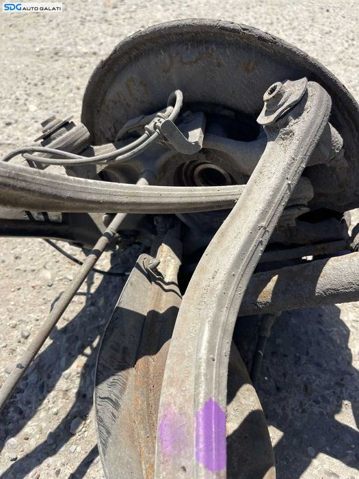 Fuzeta Dreapta Spate cu Rulment Senzor ABS de pe Punte Spate Mercedes Clasa C Class W204 C180 C200 C220 C250 C300 C320 2007 - 2014