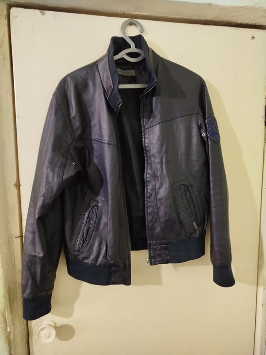 Продам кожаные куртки.