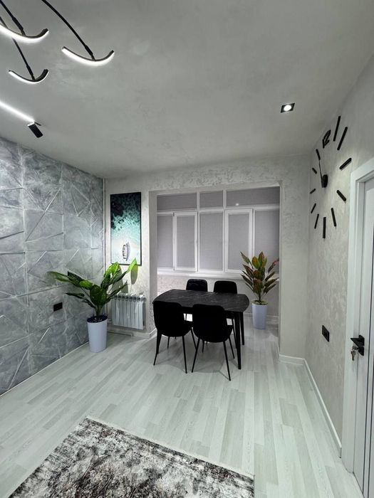 Продам 2/2/5 М.Горький евро