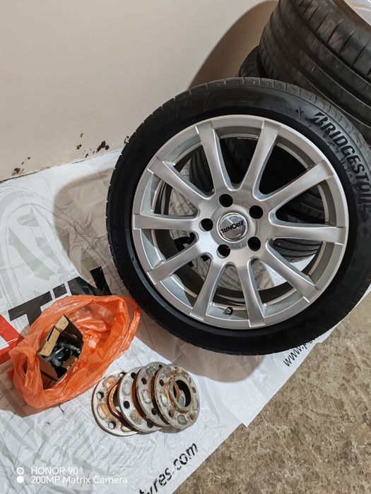 Джанти с гуми и фланци +болтове за BMW