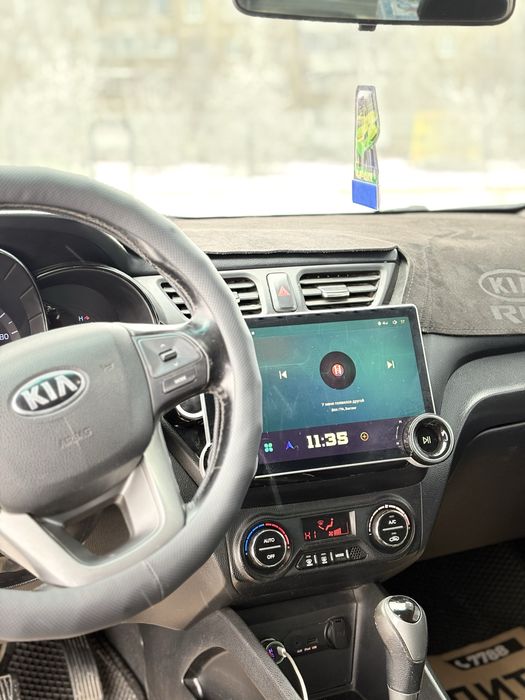 Продам Kia Rio 2013 год