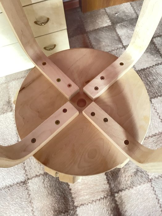 Срочно продается табурет