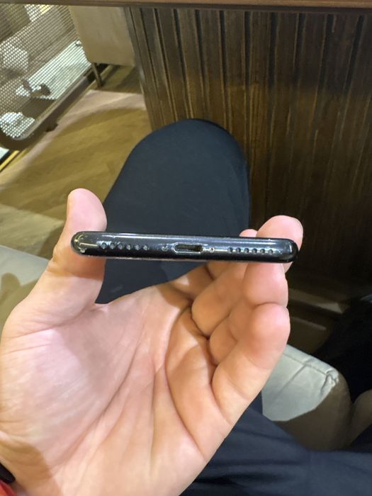 Айфон se 2020 продам 64гб